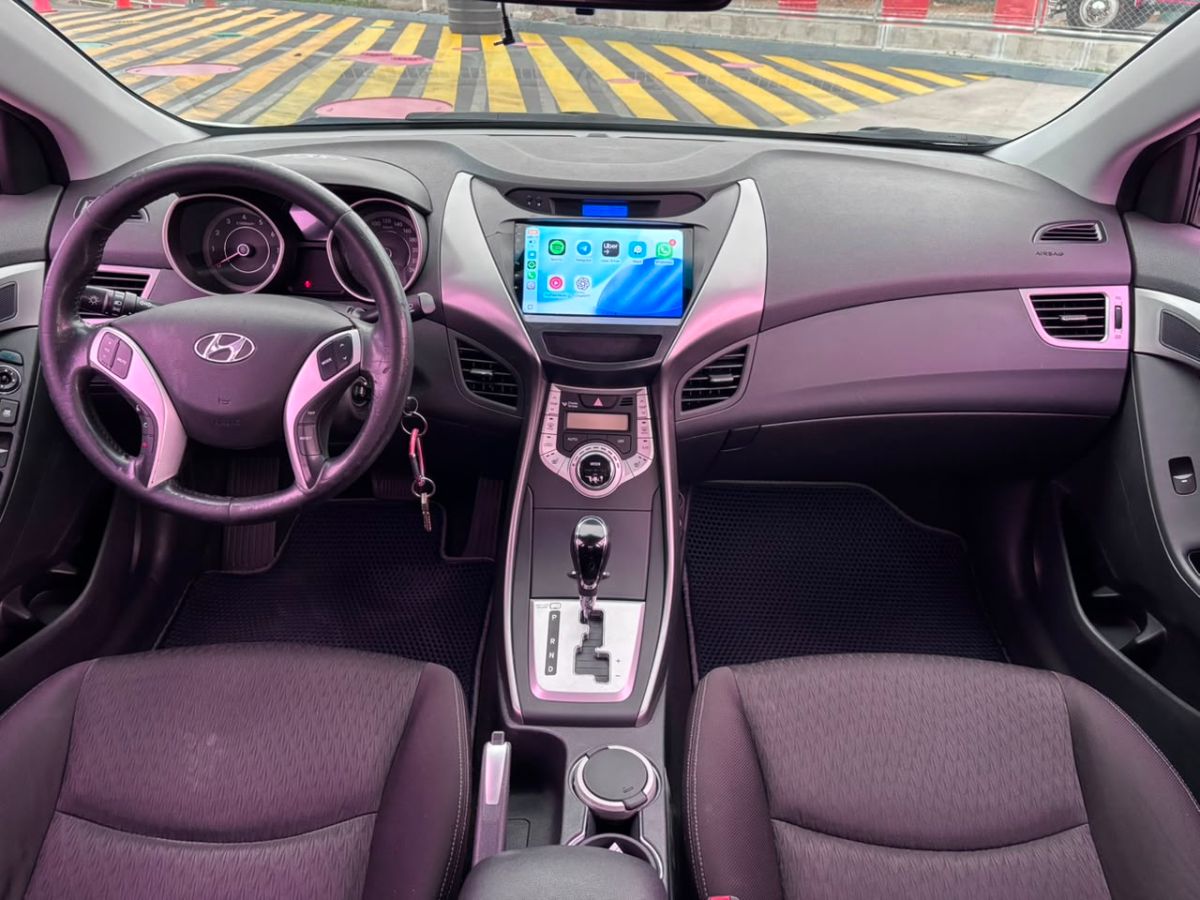 HYUNDAI AVANTE - 2012                                        