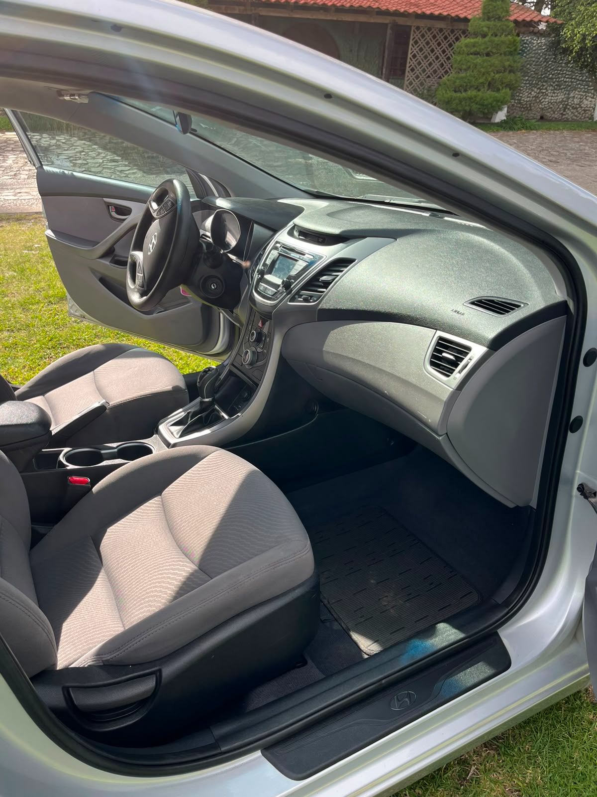 HYUNDAI ELANTRA - 2015                                        