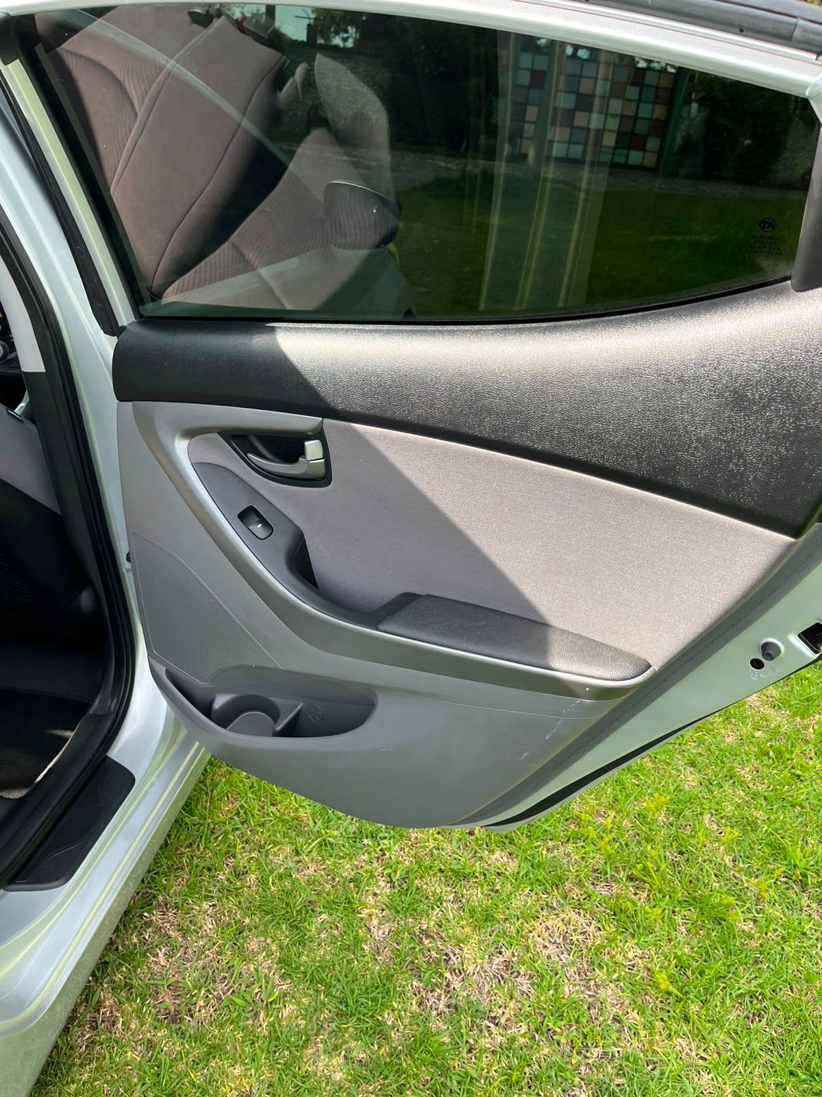 HYUNDAI ELANTRA - 2015                                        
