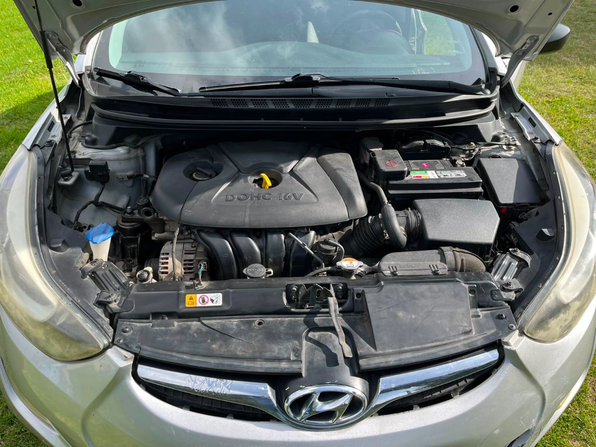 HYUNDAI ELANTRA - 2015                                        