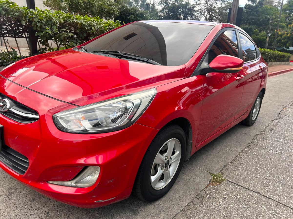 HYUNDAI ACCENT - 2017                                        