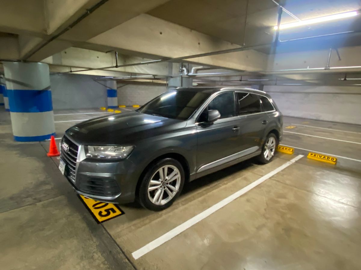 AUDI  Q7 S line  - 2018                                        