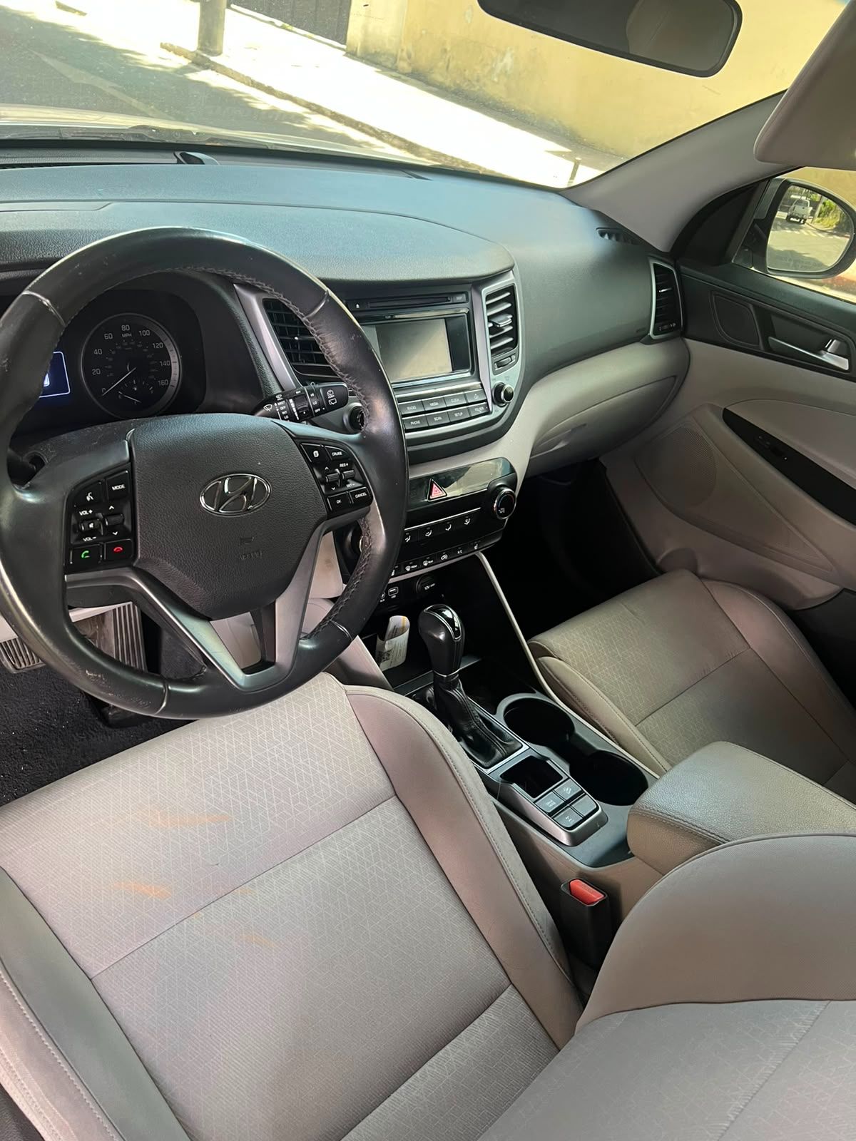 HYUNDAI TUCSON - 2016