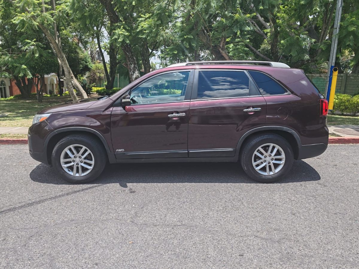 KIA SORENTO - 2015                                        