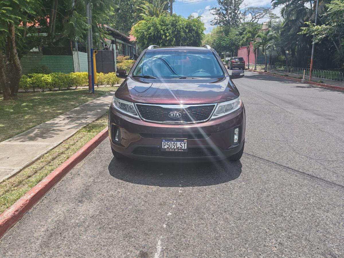 KIA SORENTO - 2015                                        