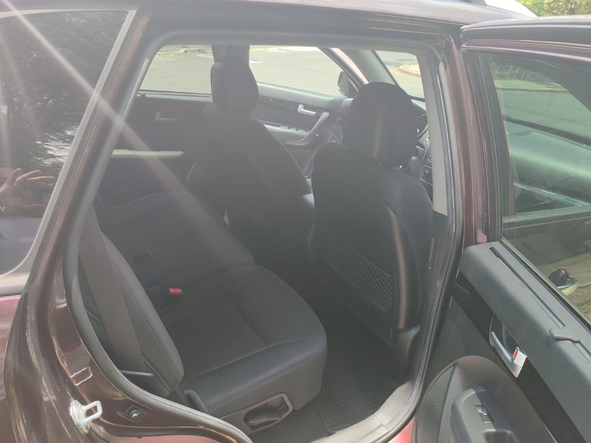 KIA SORENTO - 2015                                        
