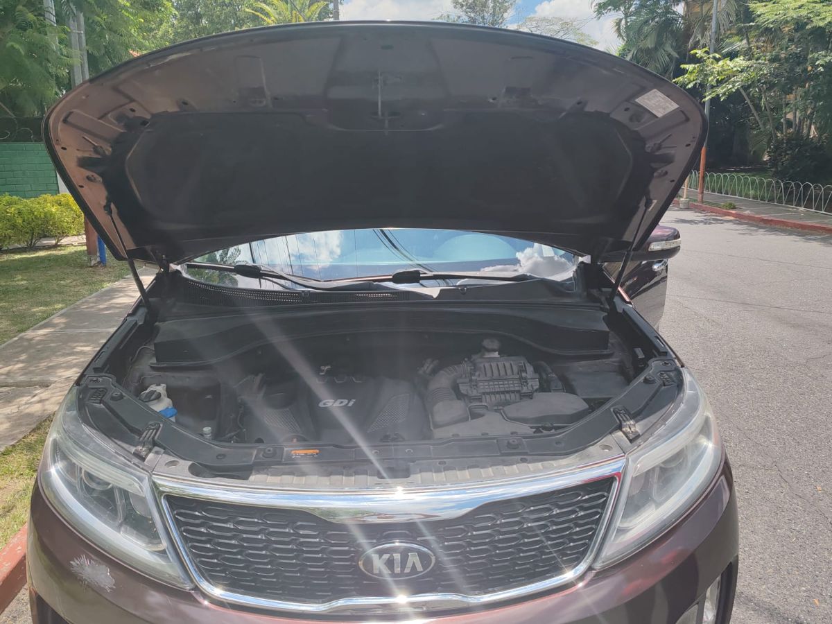 KIA SORENTO - 2015                                        