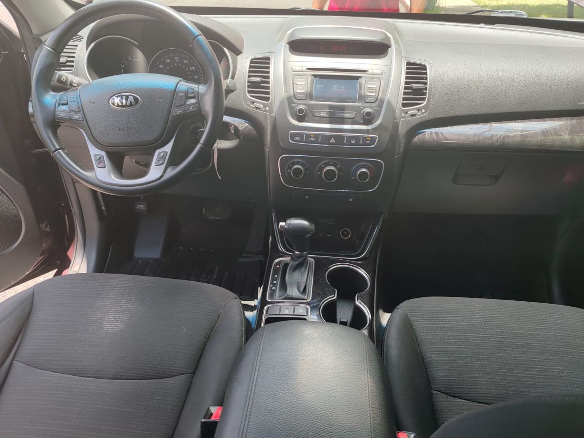 KIA SORENTO - 2015                                        