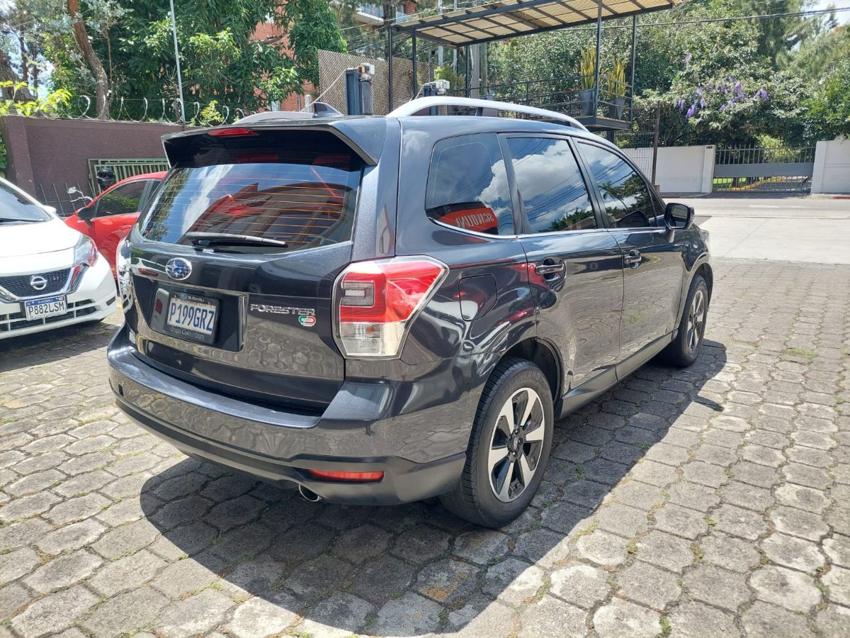 SUBARU FORESTER - 2017                                        