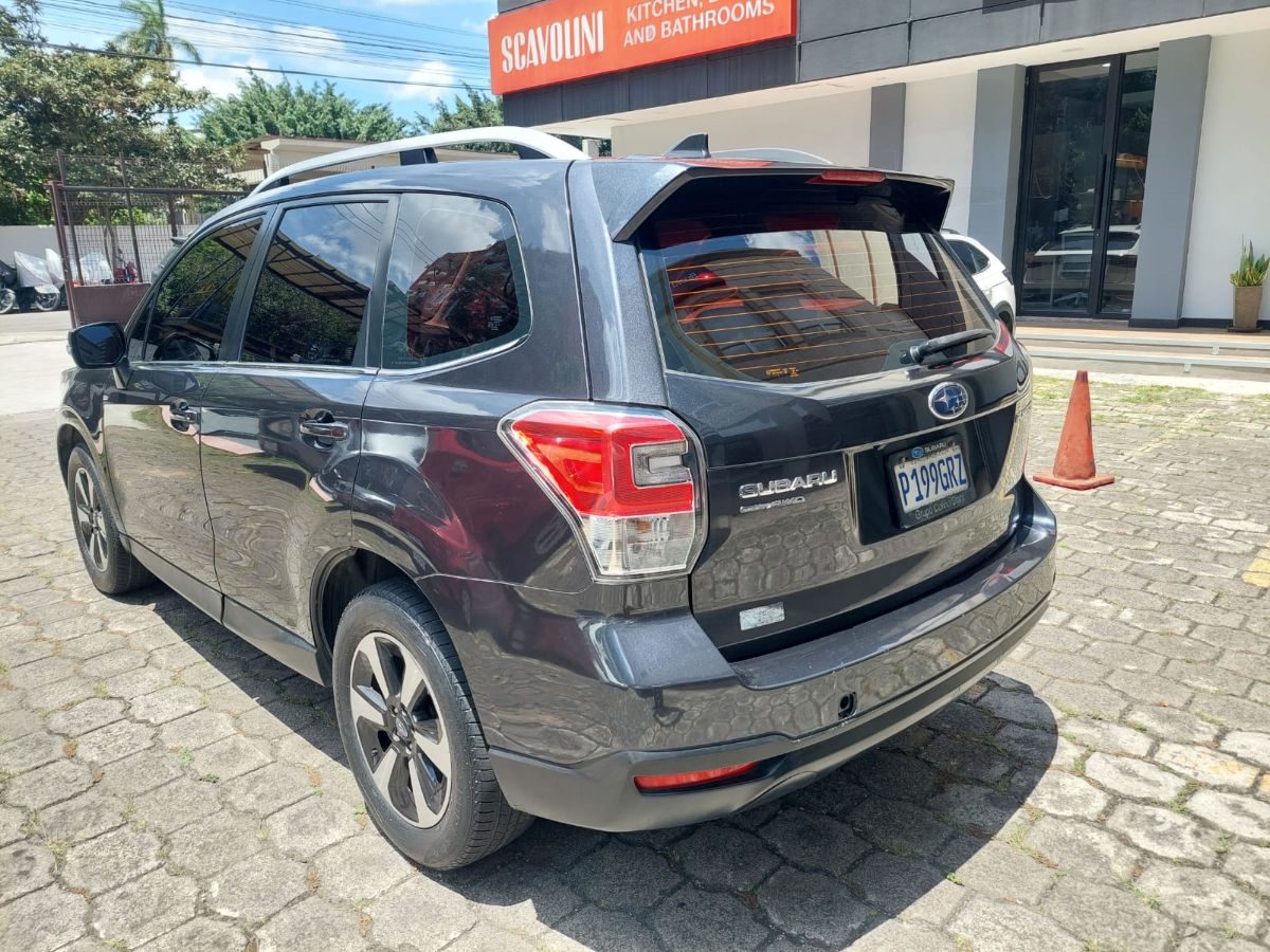 SUBARU FORESTER - 2017                                        