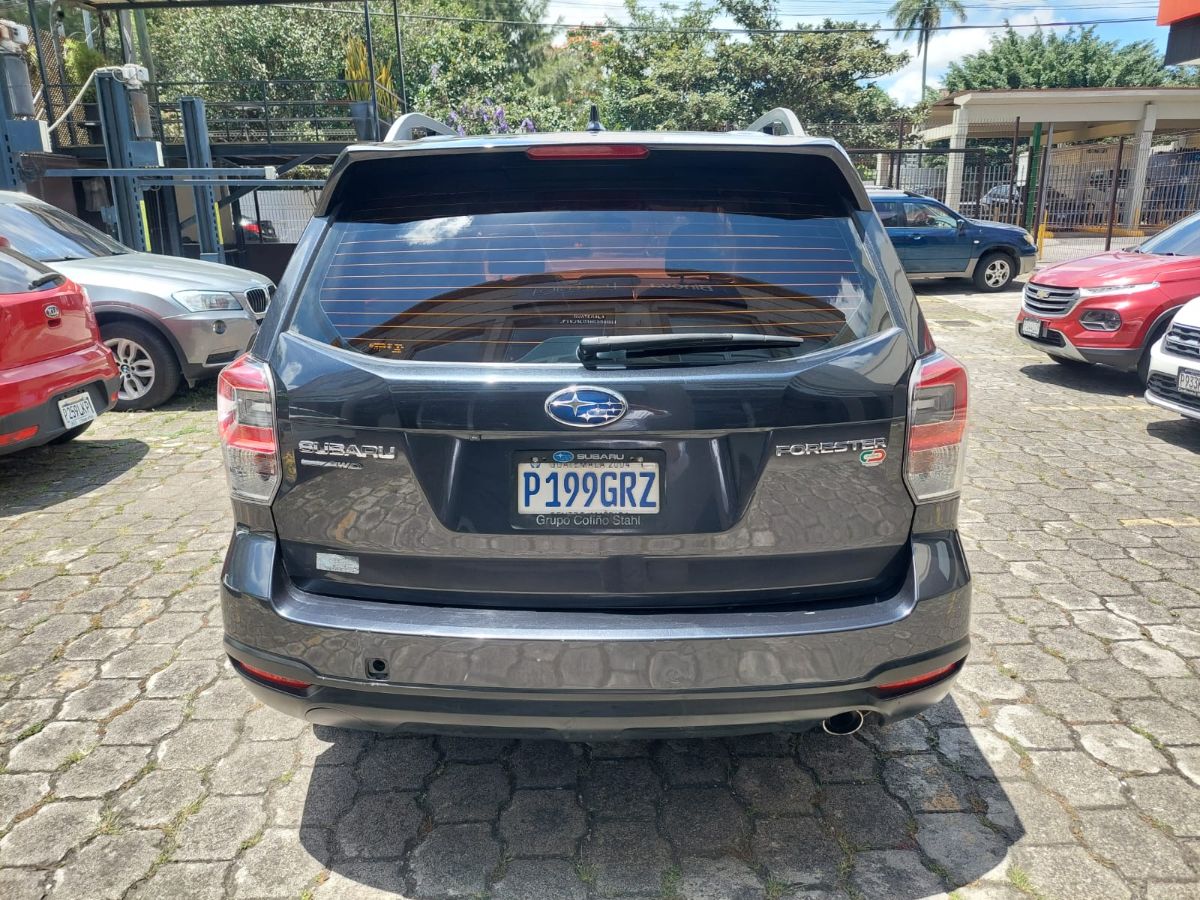 SUBARU FORESTER - 2017                                        