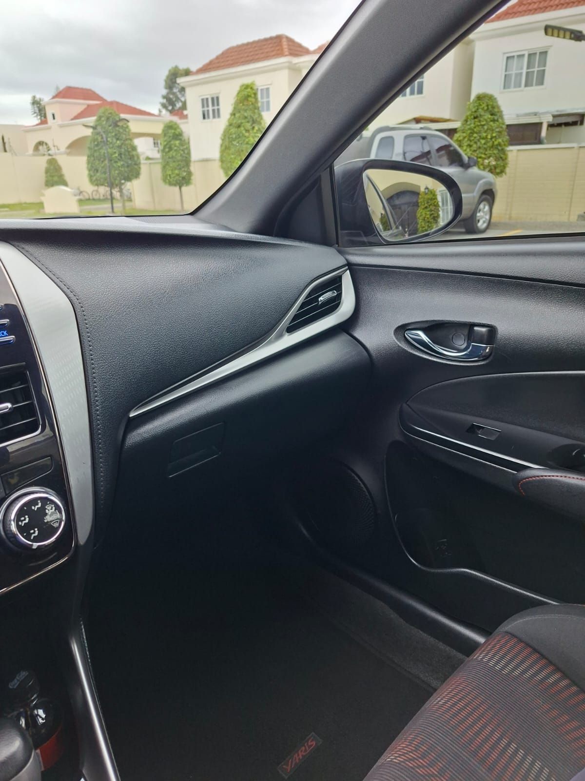 TOYOTA YARIS - 2020                                        