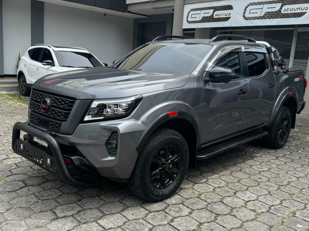 NISSAN FRONTIER - 2025                                        