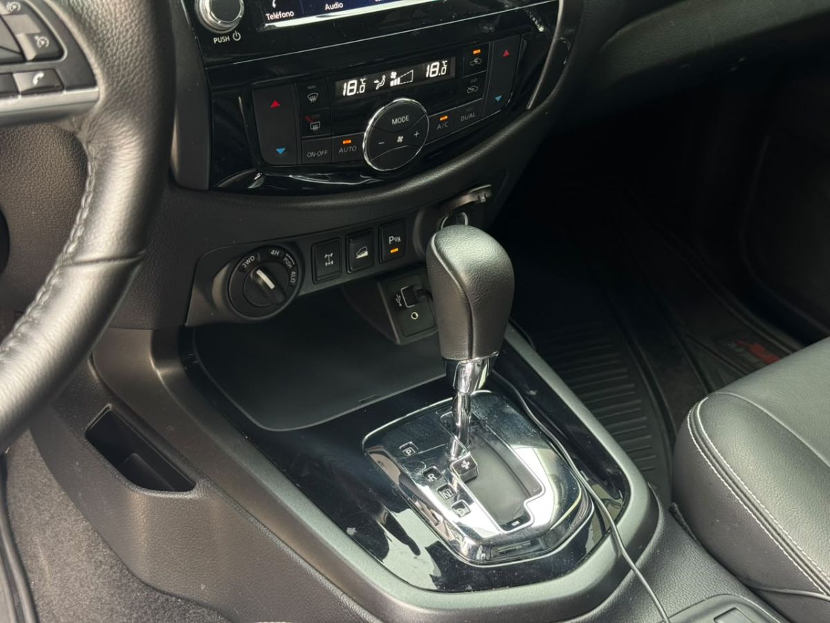 NISSAN FRONTIER - 2025                                        