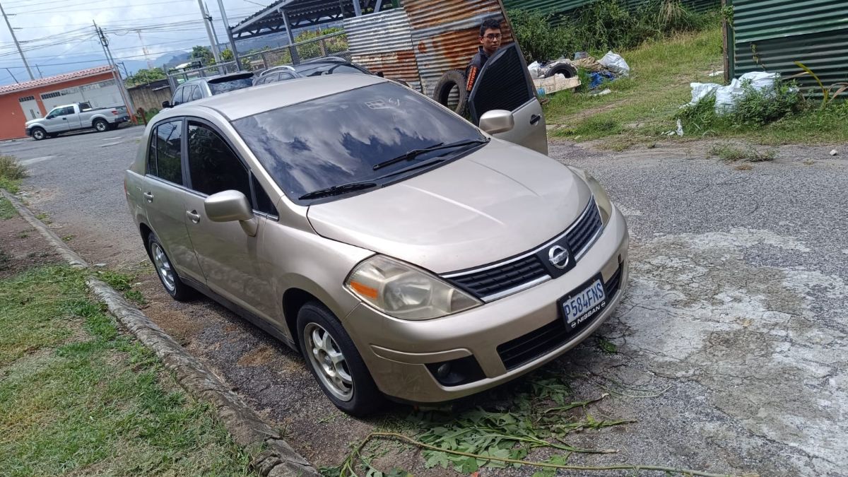 NISSAN VERSA - 2008                                        