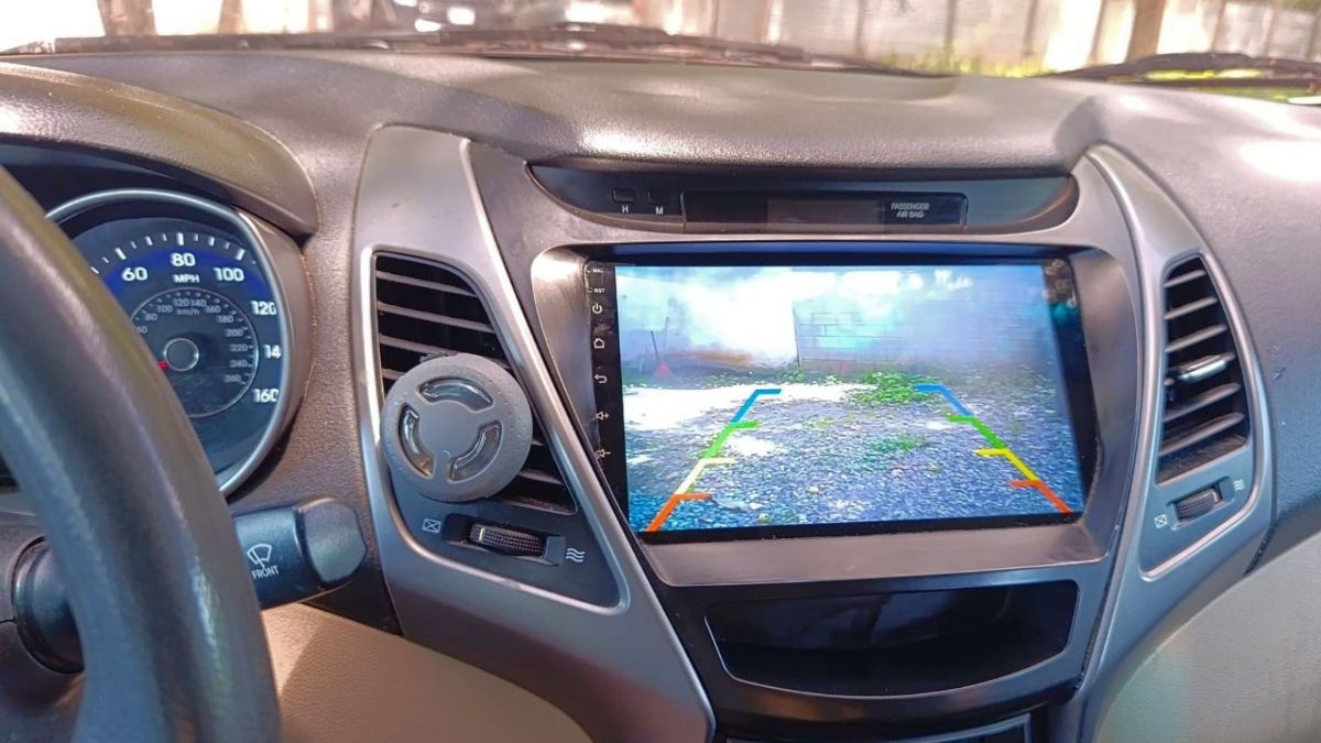 HYUNDAI ELANTRA - 2014