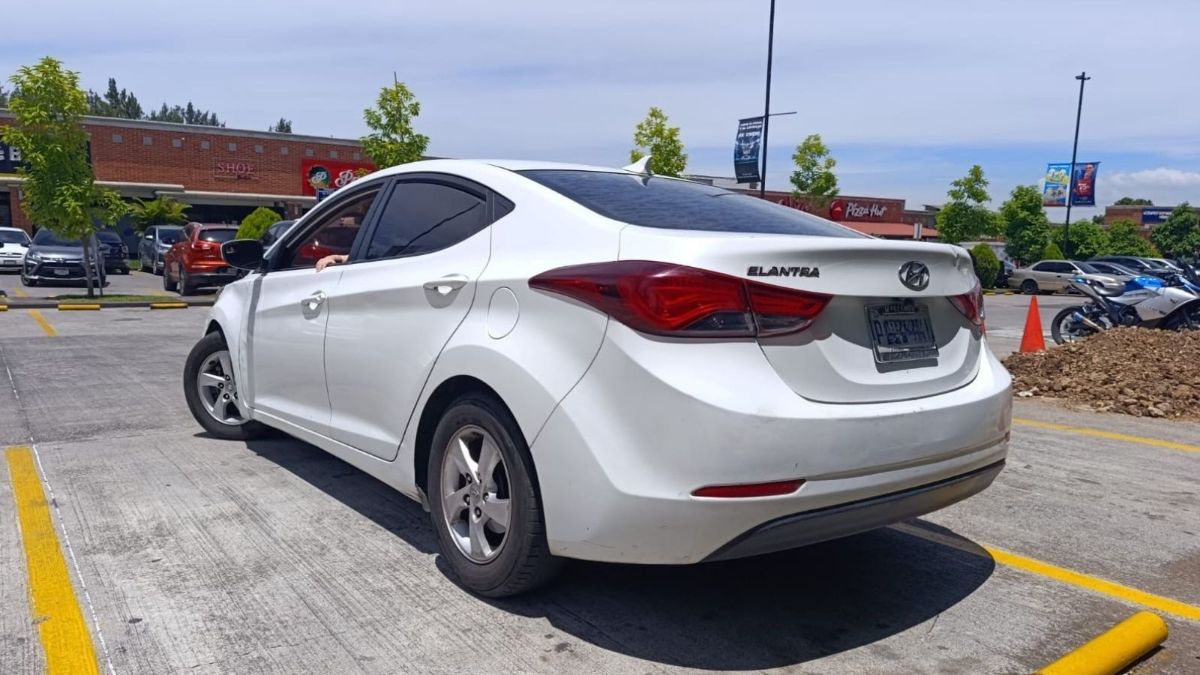 HYUNDAI ELANTRA - 2014