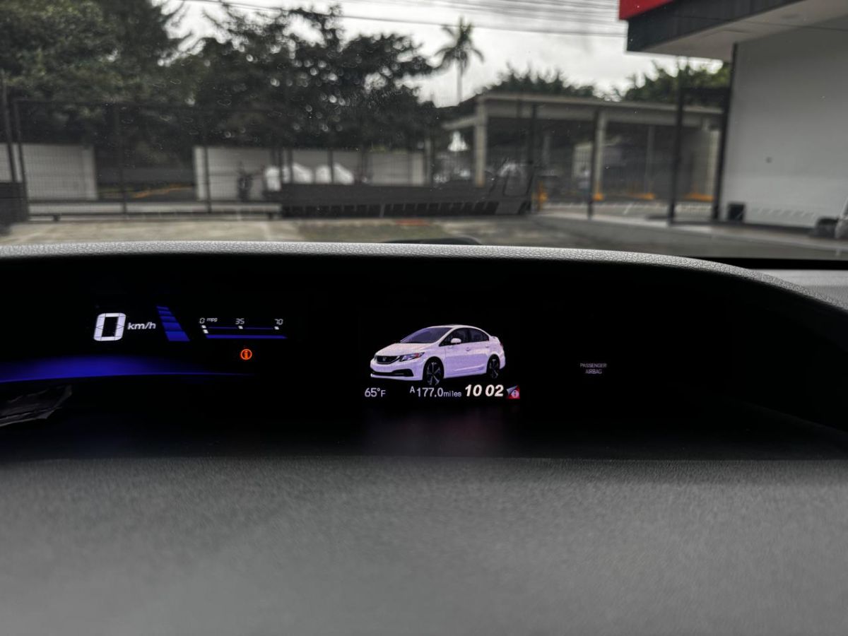 HONDA CIVIC LX - 2015