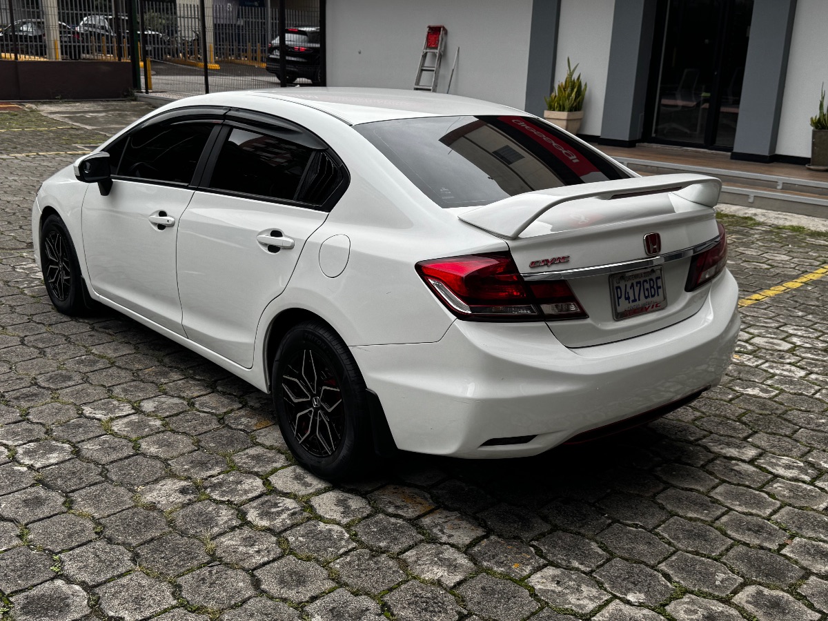 HONDA CIVIC LX - 2015