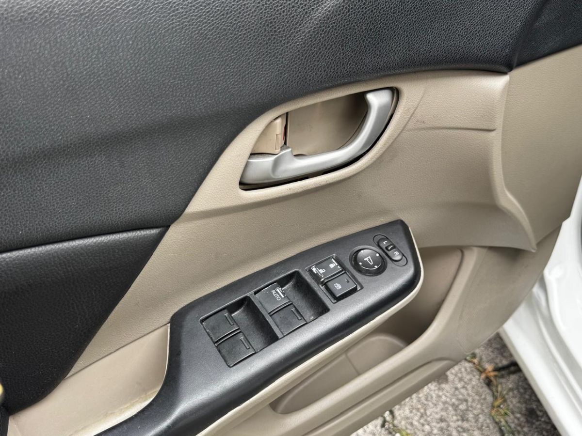 HONDA CIVIC LX - 2015