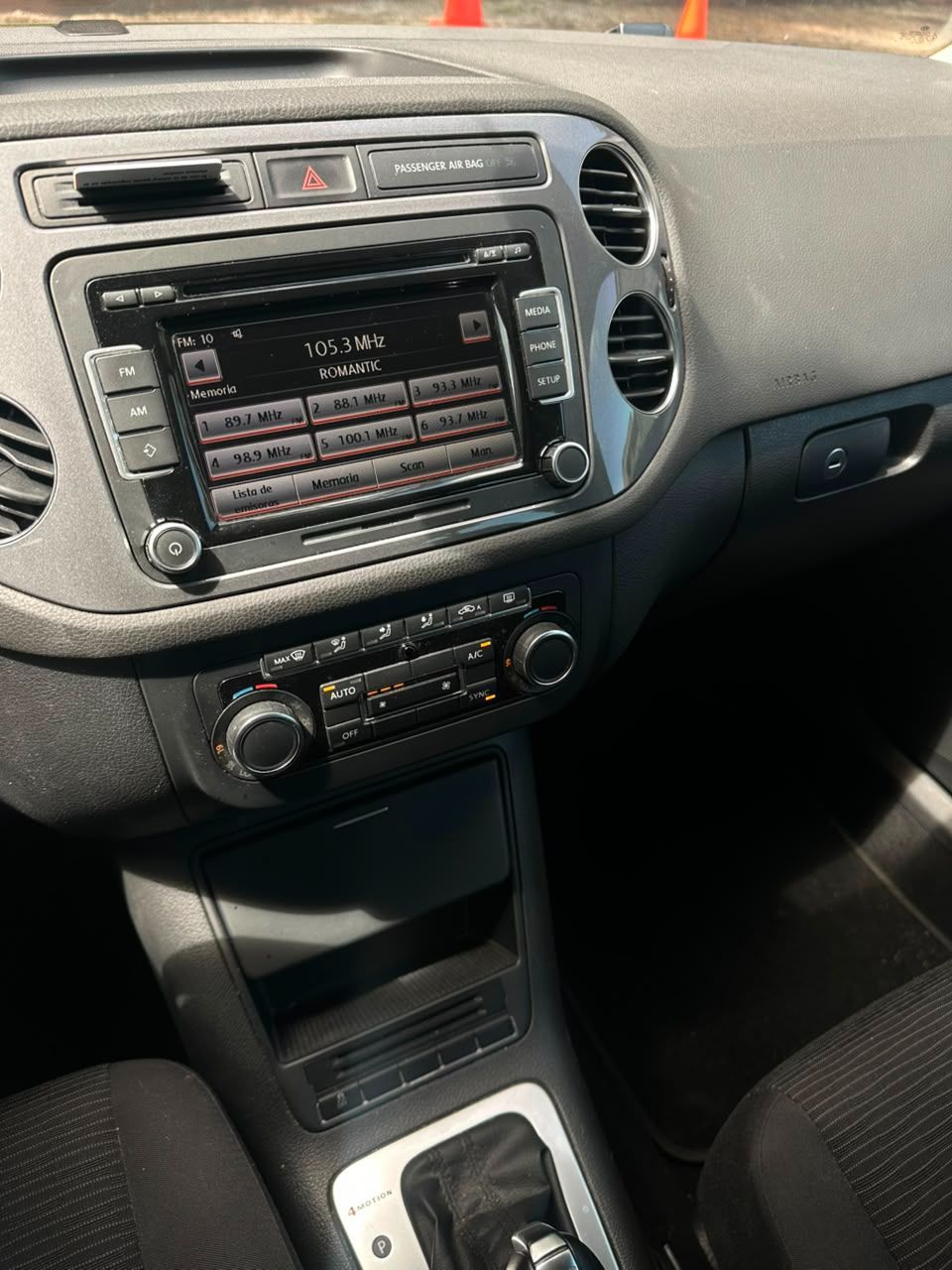 VOLKSWAGEN TIGUAN - 2014