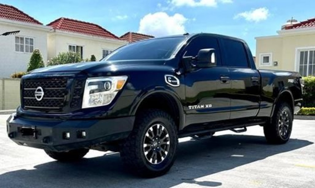 NISSAN TITAN - 2017