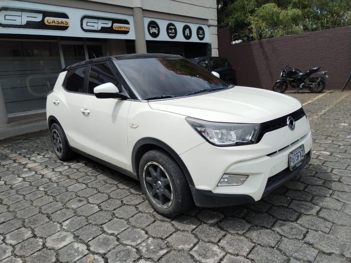 SSANGYONG  TIVOLI - 2016