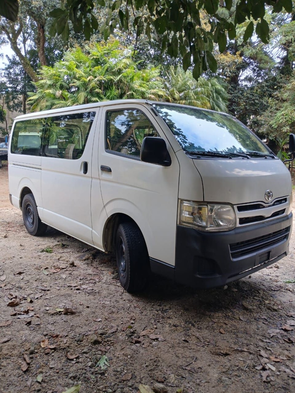 TOYOTA HIACE - 2014