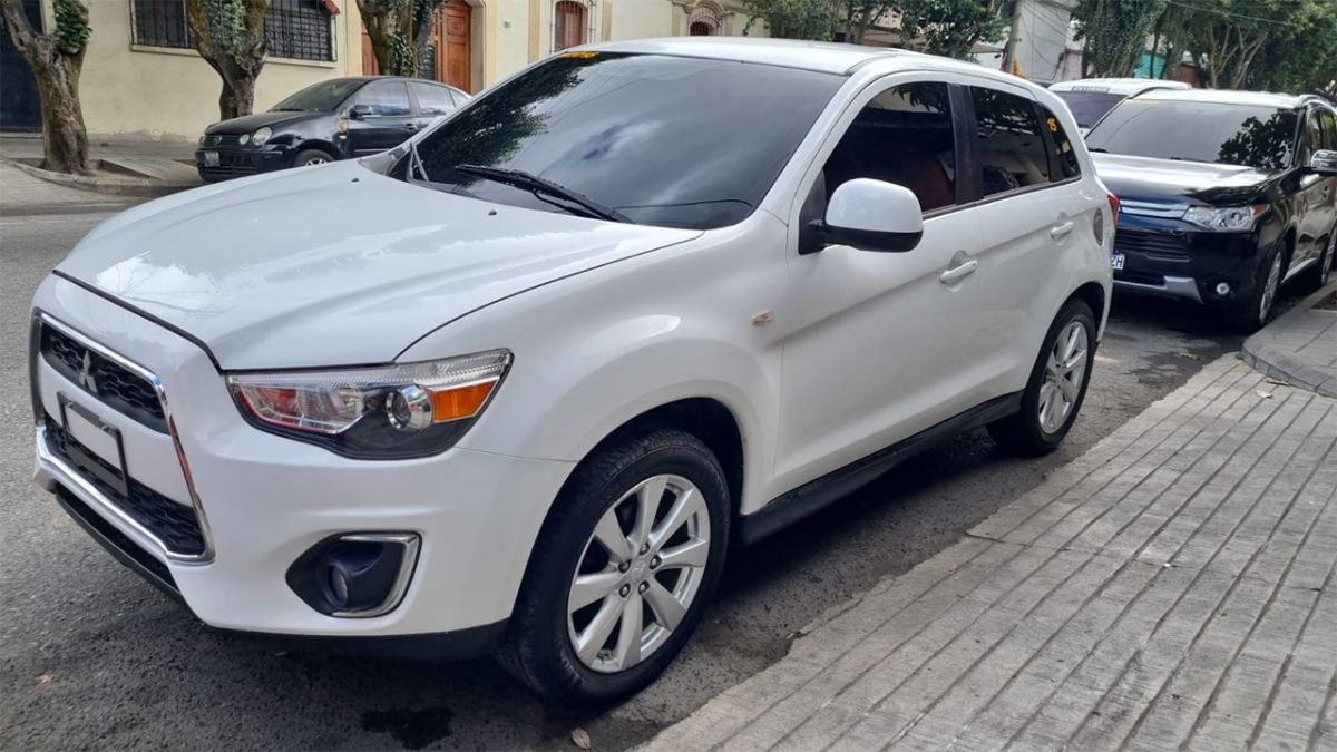 MITSUBISHI outlander - 2015
