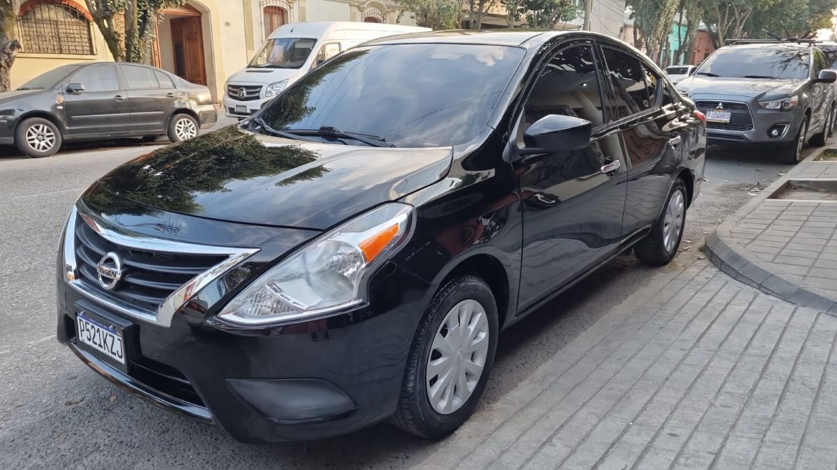 NISSAN VERSA - 2017