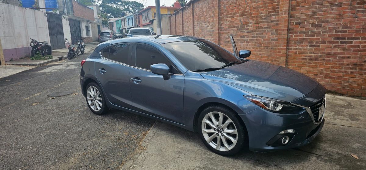 MAZDA 2 - 2015