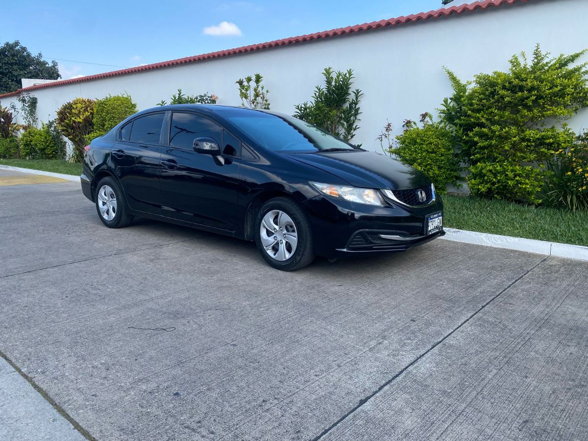 HONDA CIVIC LX - 2013
