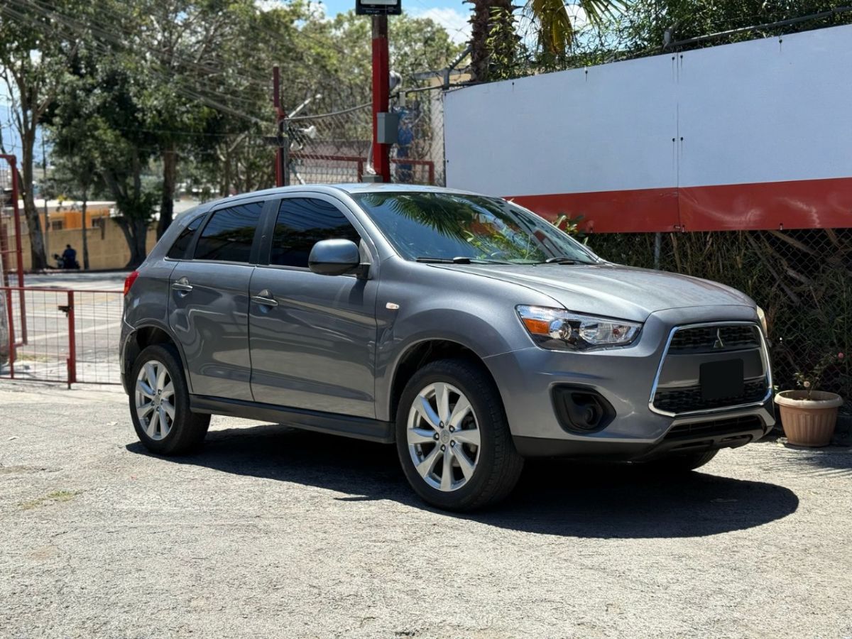 MITSUBISHI OUTLANDER SPORT - 2015