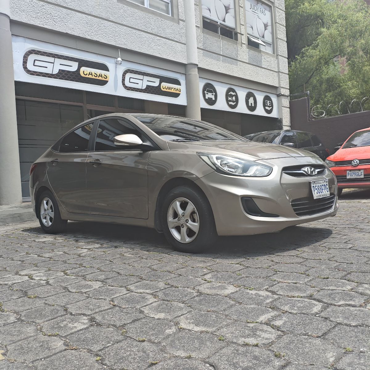 HYUNDAI ACCENT - 2014
