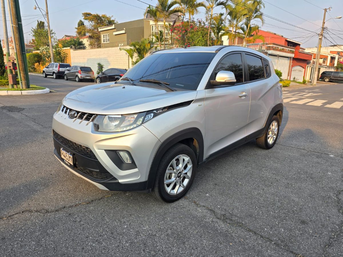 MAHINDRA  KUV100 - 2022
