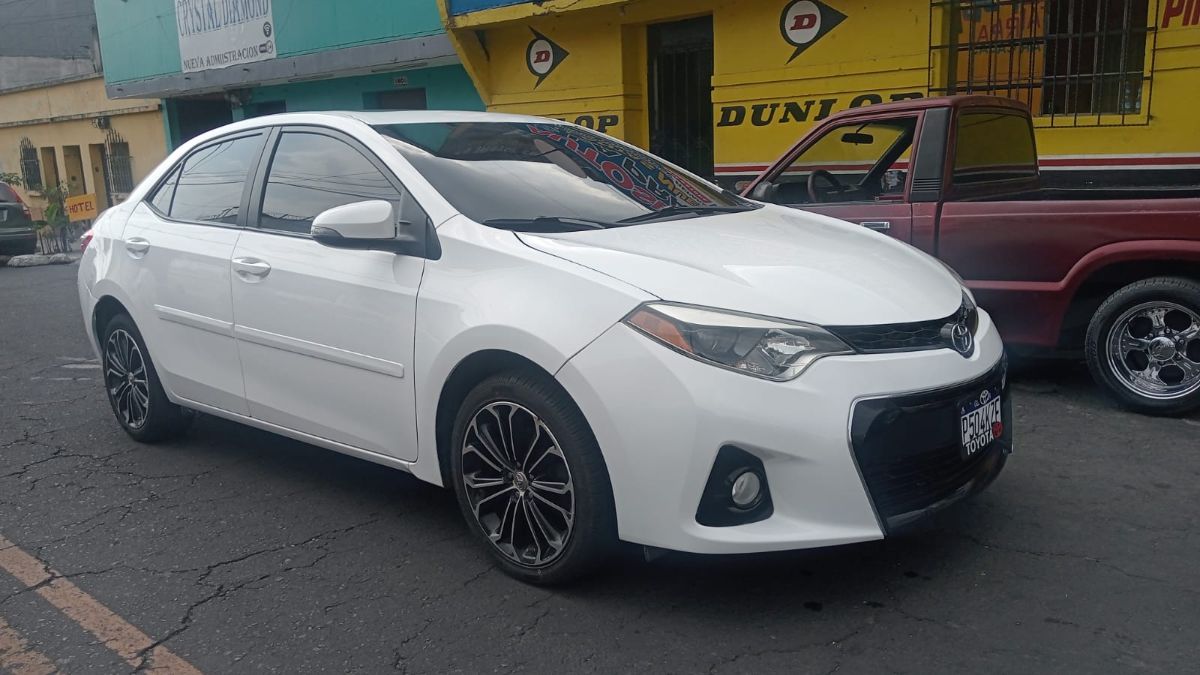 TOYOTA COROLLA S - 2016