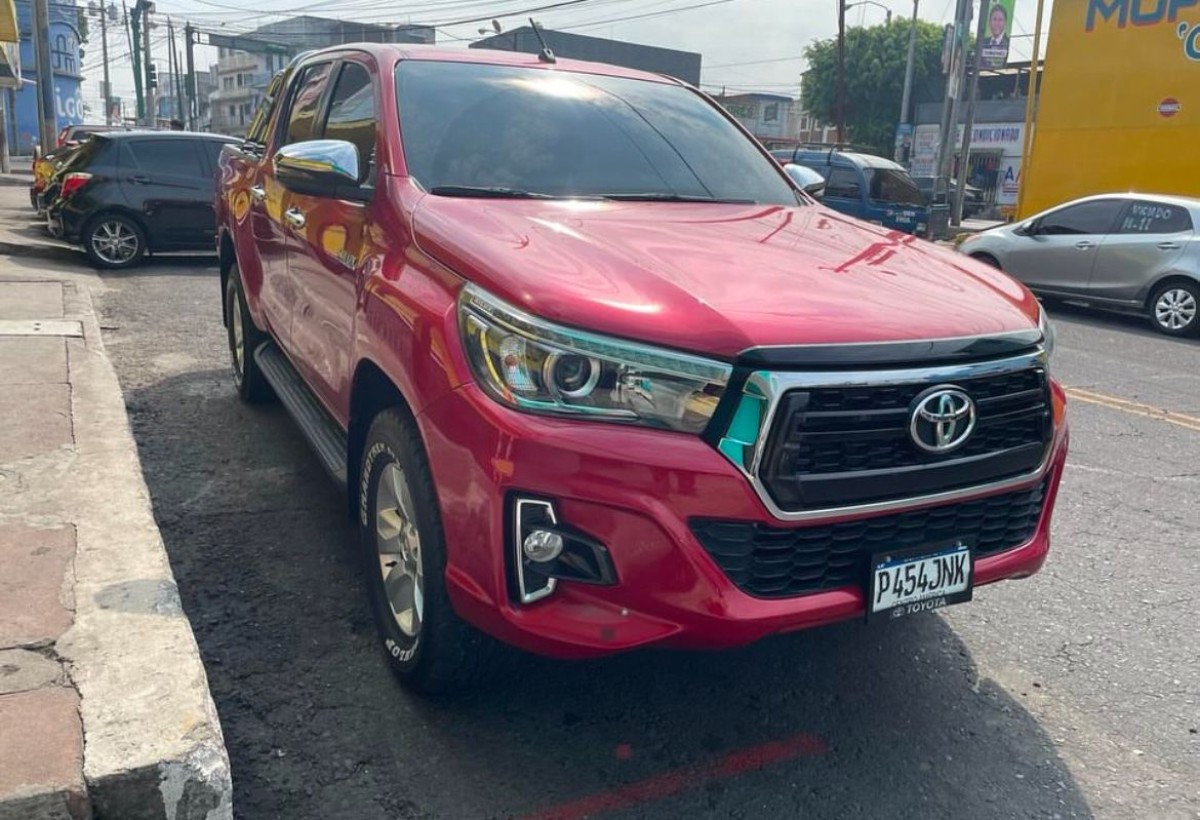 TOYOTA HILUX - 2020