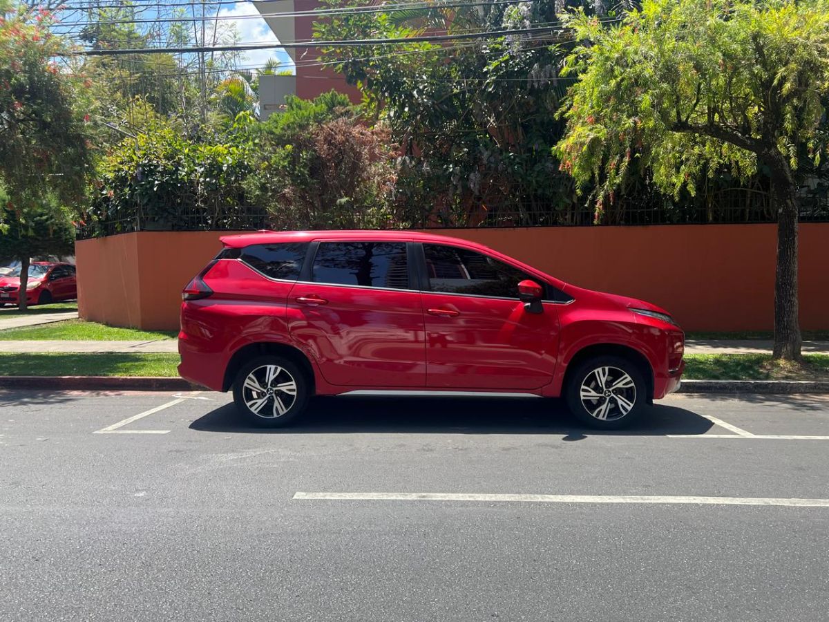 MITSUBISHI OUTLANDER SE - 2020