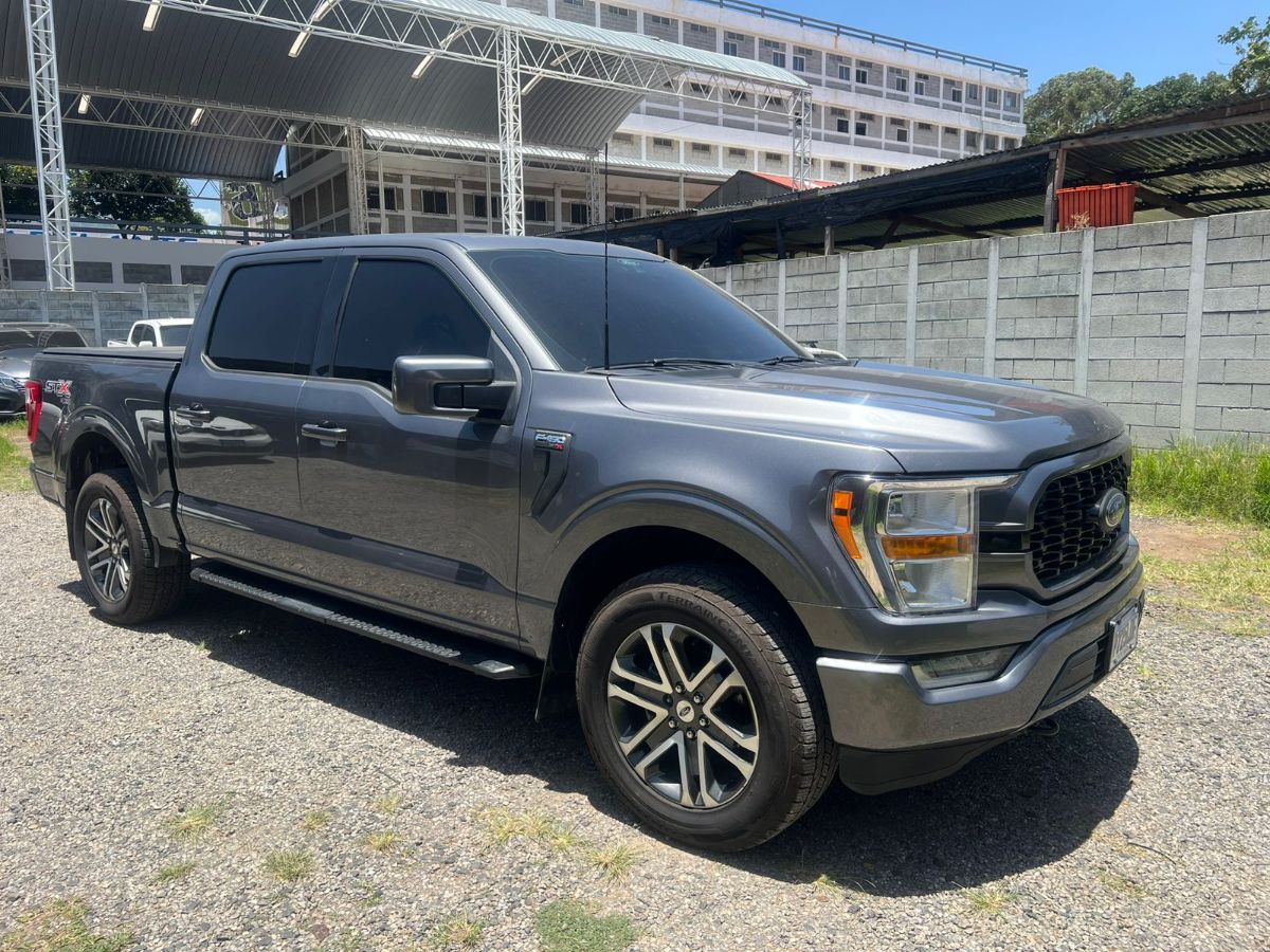 FORD F-150 XLT - 2021