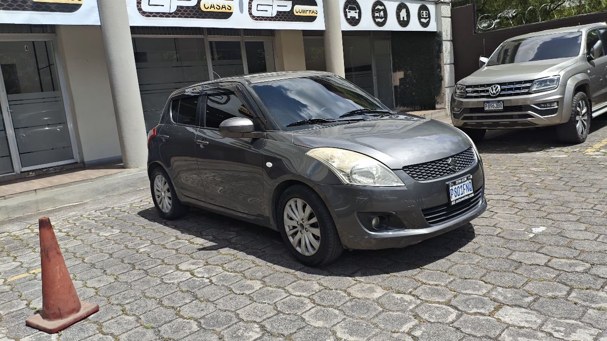 SUZUKI SWIFT - 2013