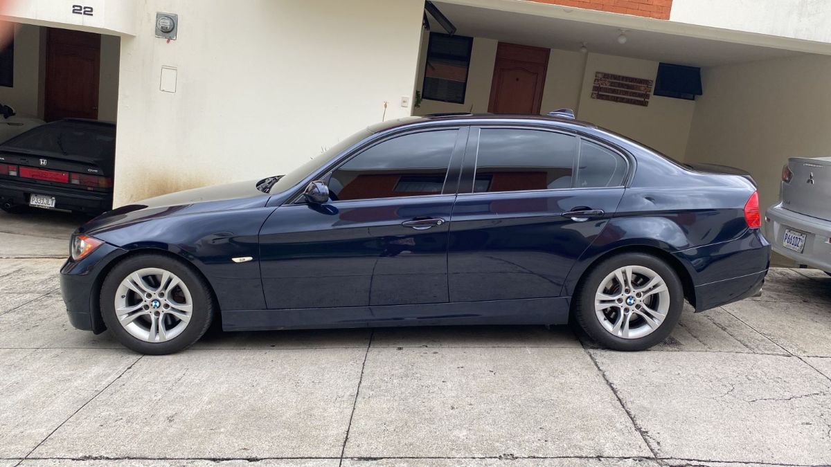 BMW 328 I - 2008