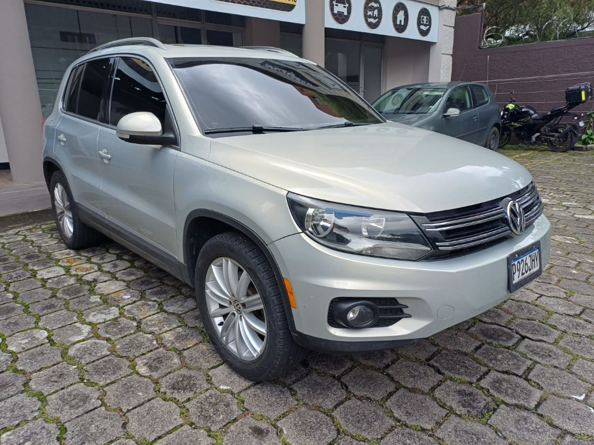 VOLKSWAGEN TIGUAN - 2014