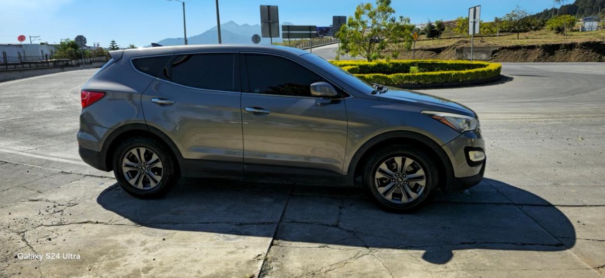 HYUNDAI SANTA FE - 2016