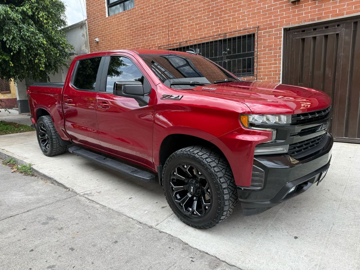 CHEVROLET SILVERADO - 2021