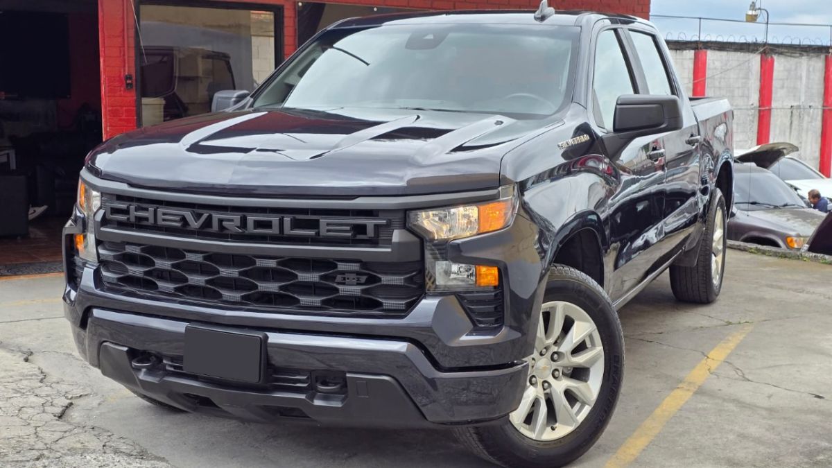 CHEVROLET SILVERADO - 2023