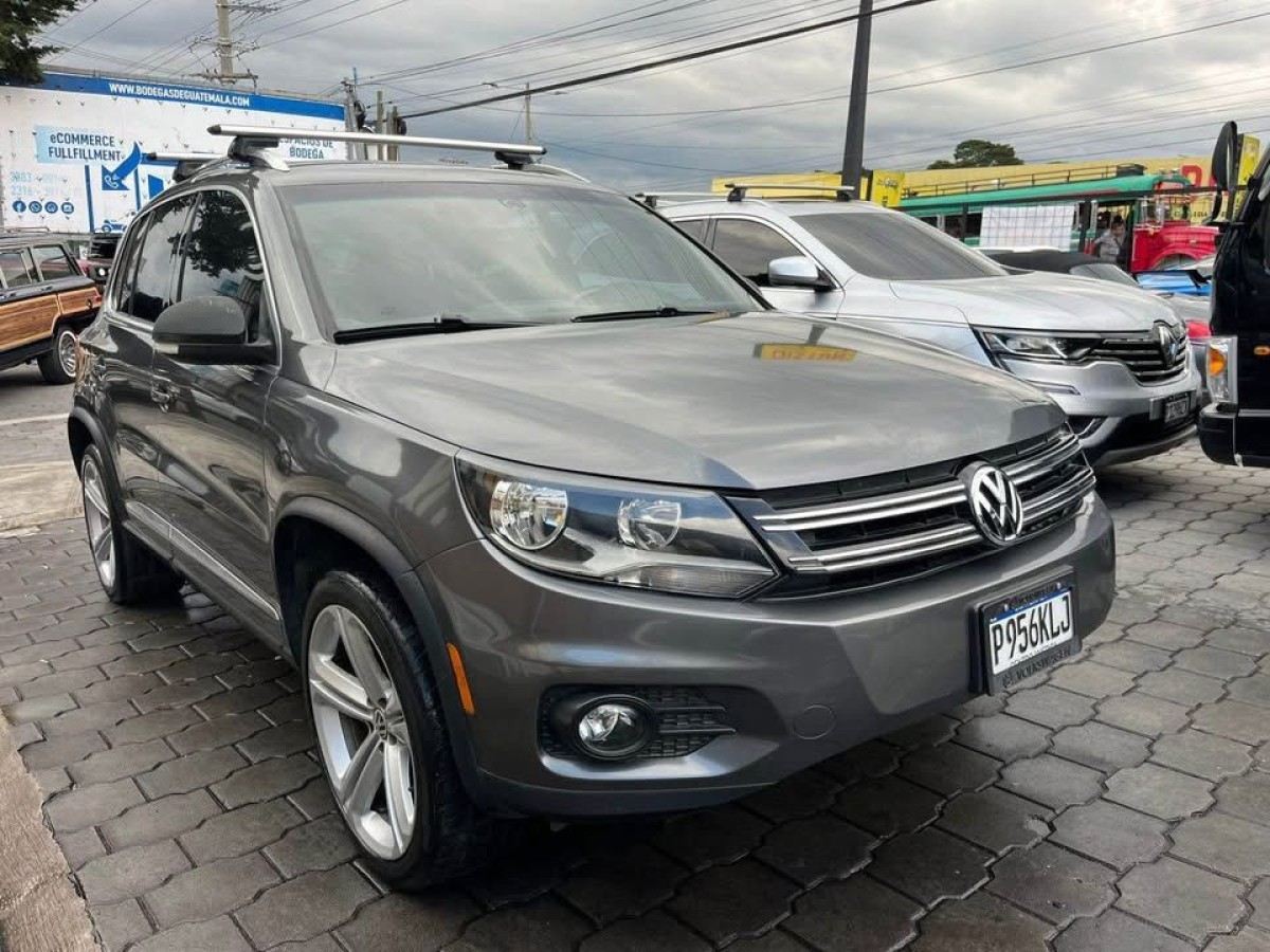 VOLKSWAGEN TIGUAN - 2016