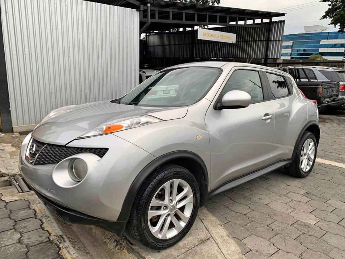 NISSAN JUKE - 2011