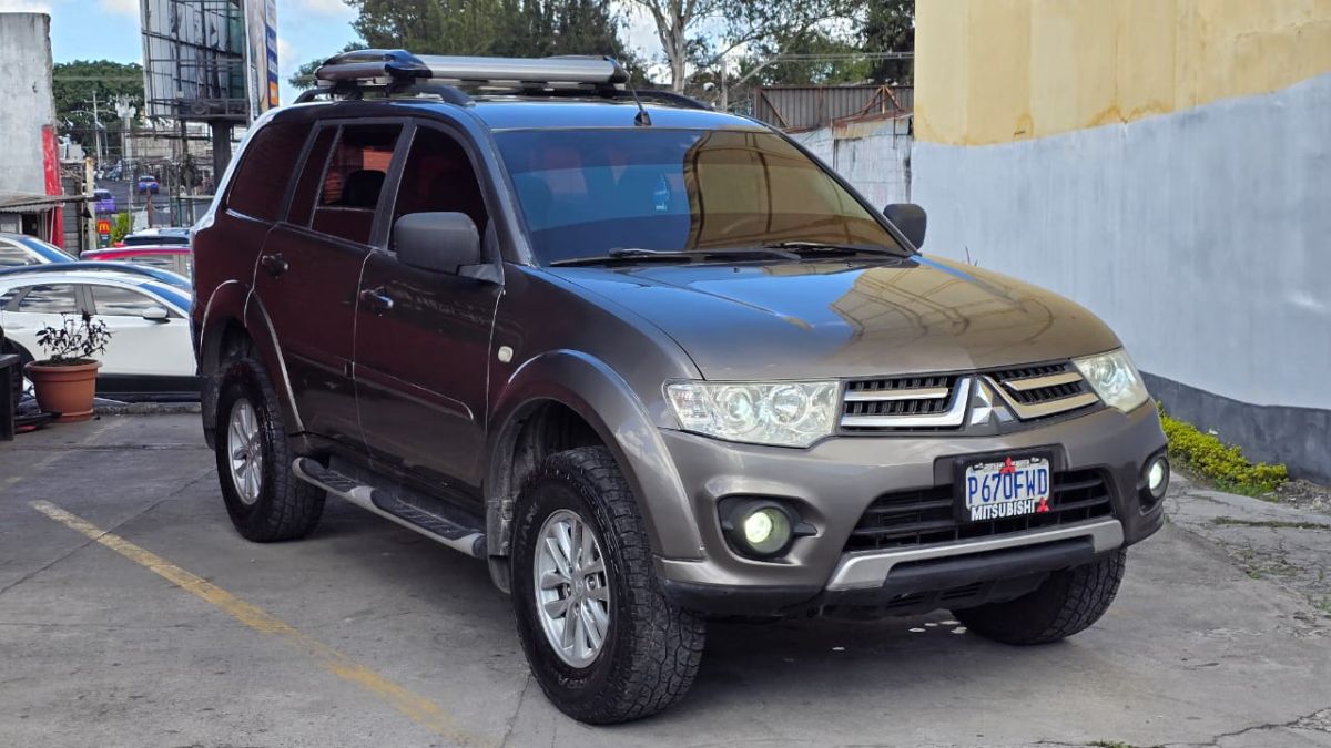 MITSUBISHI NATIVA - 2016