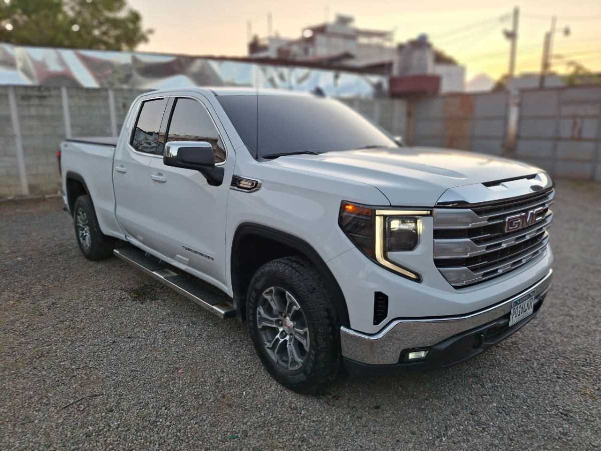 GMC  SIERRA - 2023
