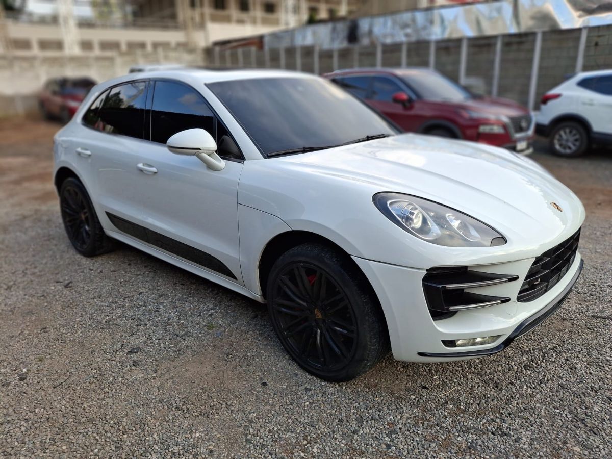 PORSCHE MACAN - 2015